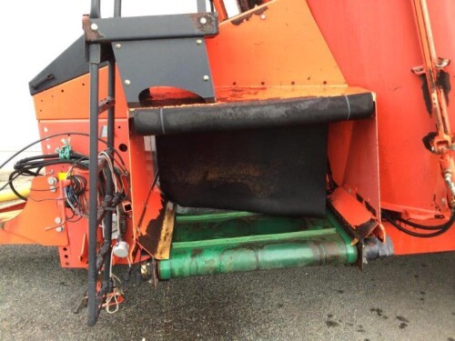 EUROMIX 1 1380 Kuhn Distribution fourrages/Paillage