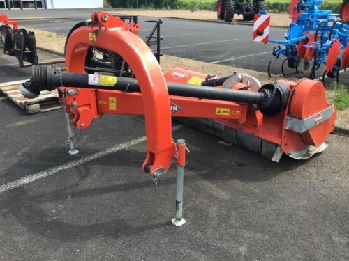 TBE 192 Kuhn Broyeur d'accotement