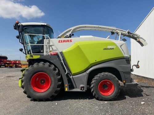 JAGUAR 850 Claas Ensileuse automotrice