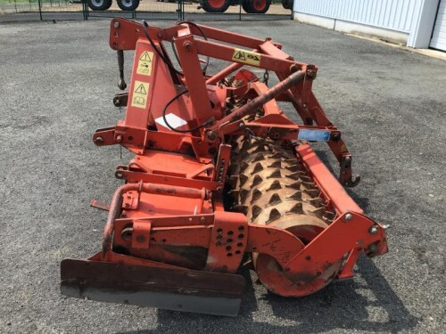 HR 3002 D Kuhn Outils du sol animés