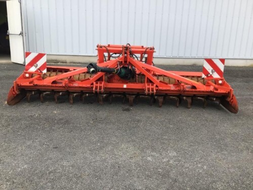 HR 4004 D Kuhn Outils du sol animés