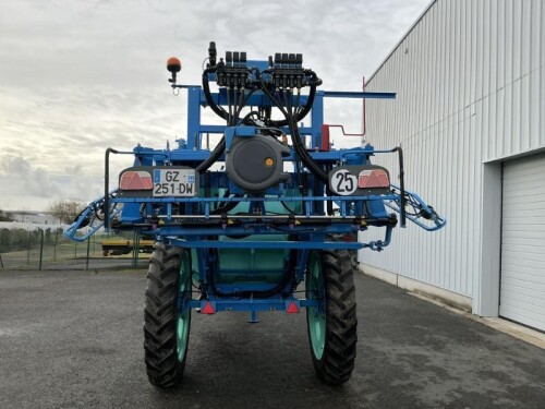 TRACKER 32-34 Berthoud Annonces Occasions