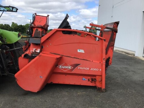 PRIMOR 2060 Kuhn Distribution fourrages/Paillage