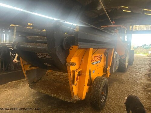 CASTOR+53GC Lucas Distribution fourrages/Paillage