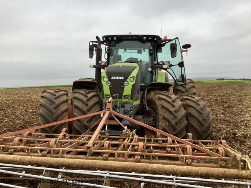 AXION 830 CMATIC Claas Tracteur