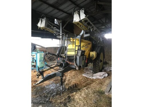 PREMIUM + 2624 Arland Pulv&eacute;risateur tra&icirc;n&eacute;