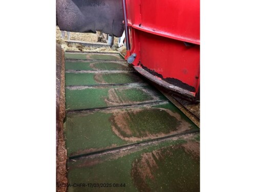 PROFILE 1880 Kuhn Distribution fourrages/Paillage